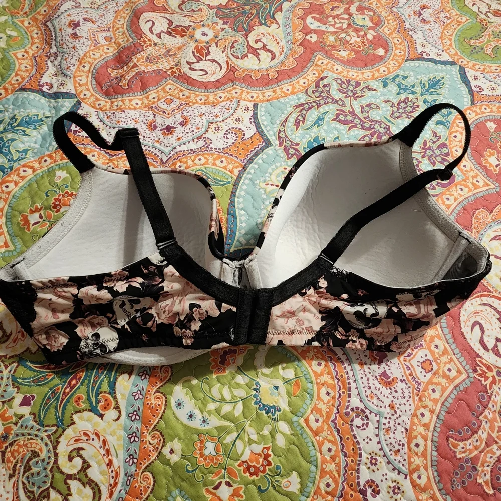 Torrid Skull and Roses Bra | Size 40DD - Picture 5 of 11